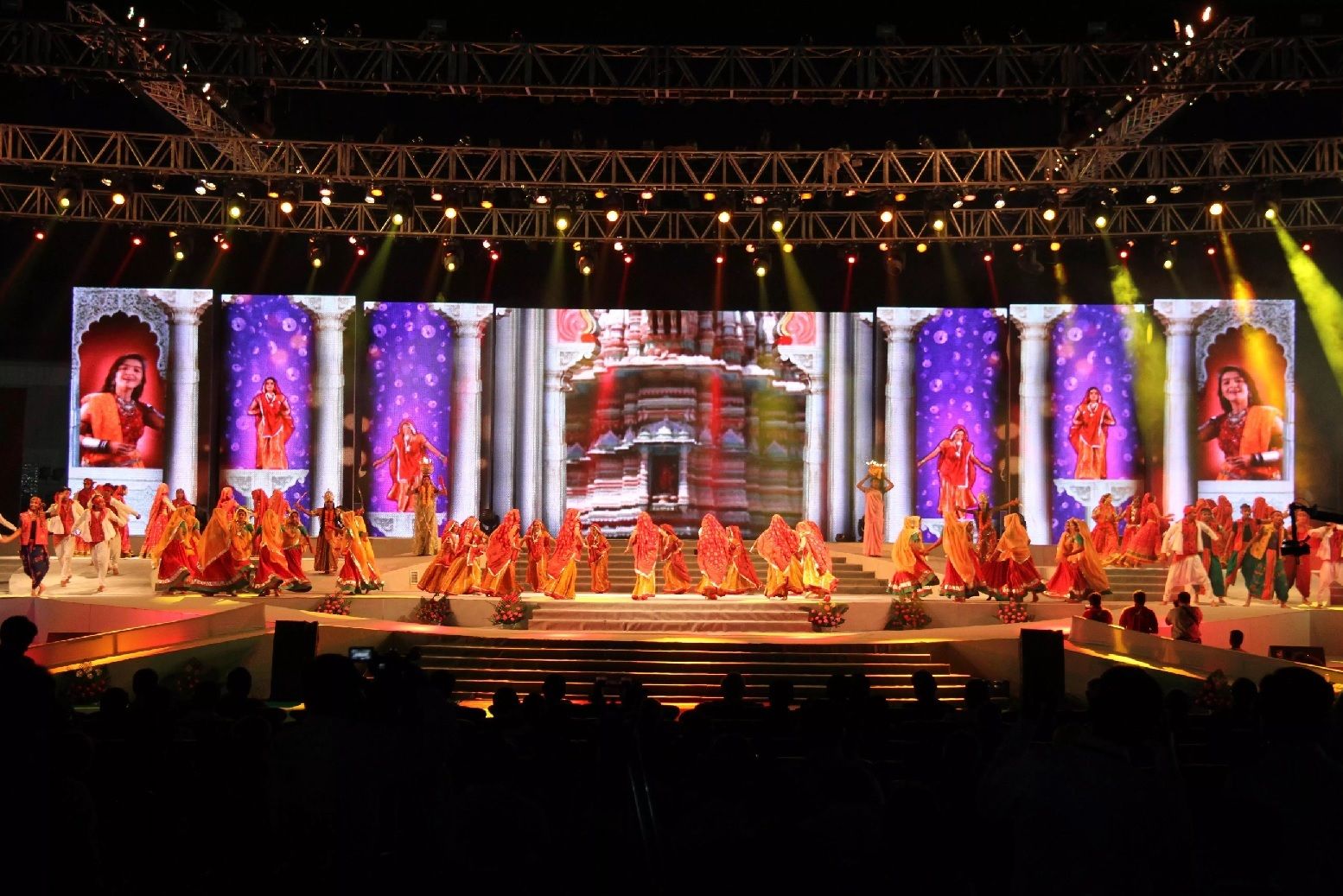 Stage background Indoor LED display moving rental screen P4.81video led wall panels 